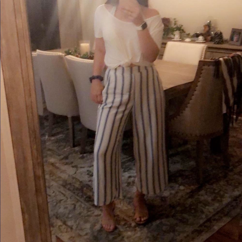 HOLLISTER WHITE BLUE STRIPED FLOWY PANTS CULOTTES